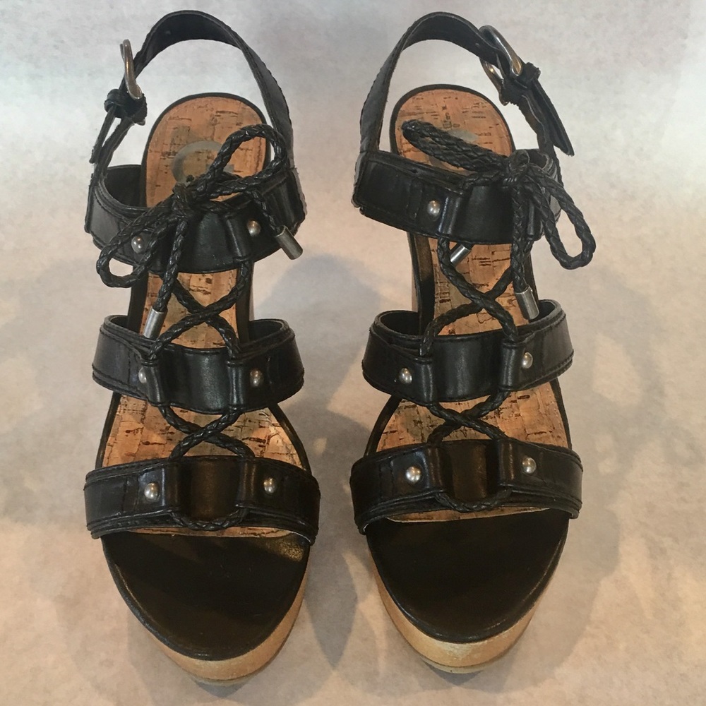 G by Guess wedges size 8.5 in Black and Tan